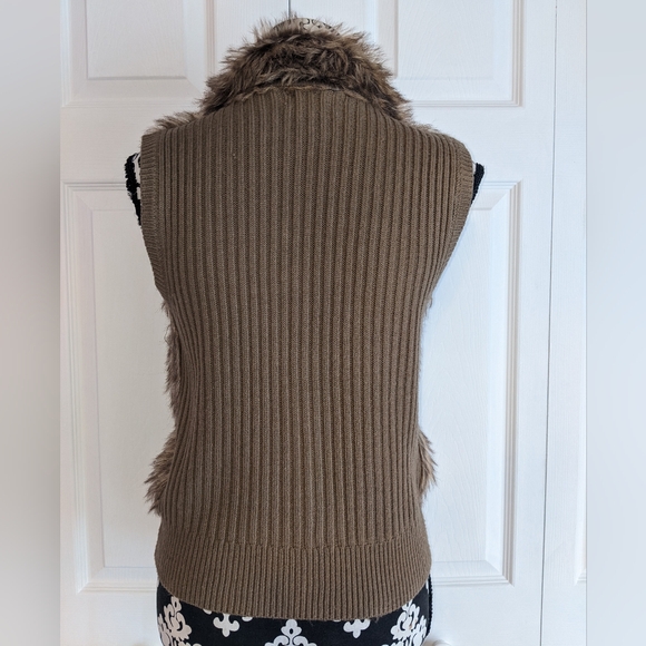 EUC Ladies Arizona Faux Fur Sweater Vest Light Brown Full Front Zipper Sz L - Picture 4 of 10